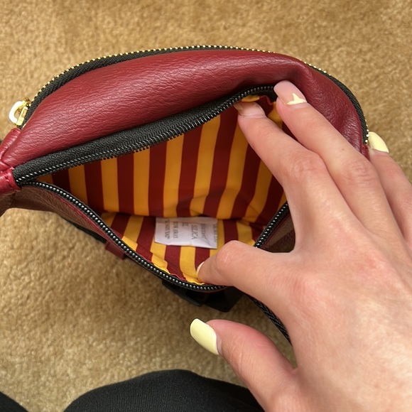 Loungefly Quidditch Uniform Ron Weasley Harry Potter Belt Hip Bag - Picture 6 of 9